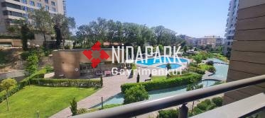 NİDAPARK KÜÇÜKYALI KINALI ETABI'NDA HAVUZ VE PEYZAJ MANZARALI 3+1