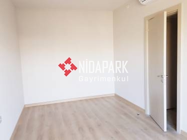 NİDAPARK GAYRİMENKUL'DEN NİDAPARK KÜÇÜKYALI BURGAZ ETABINDA 2+1E